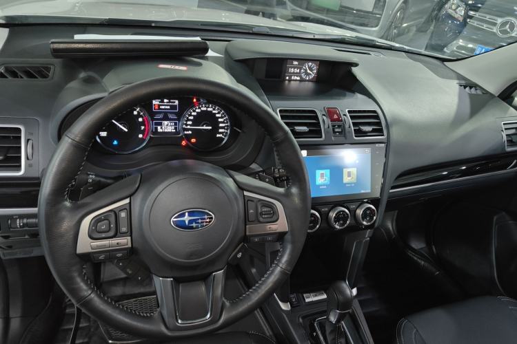 Used Subaru Forester 2018 2.5i Luxury Navigation Edition with EyeSight Interior 2
