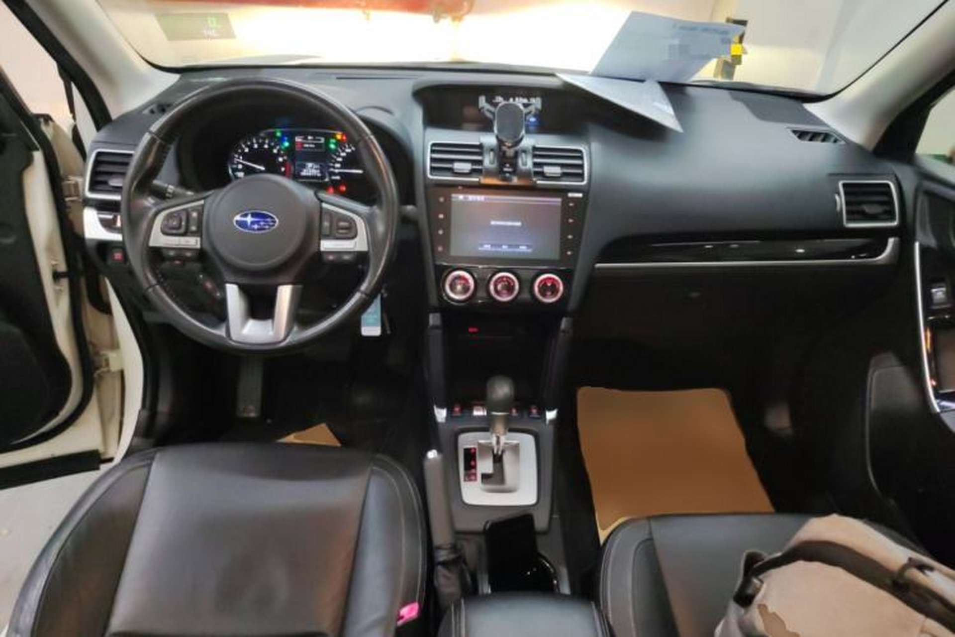 Used Subaru Forester 2018 2.0i Luxury Navigation Edition Interior 2