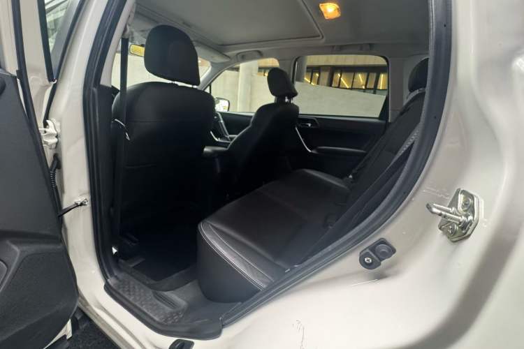 Used Subaru Forester 2018 2.0i Fashion Navigation Edition Interior 3