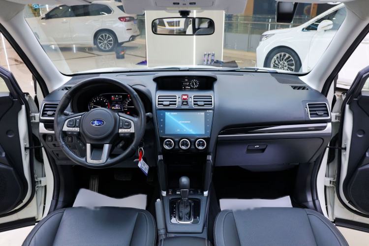 Used Subaru Forester 2018 2.5i Luxury Navigation Edition with EyeSight Interior 3