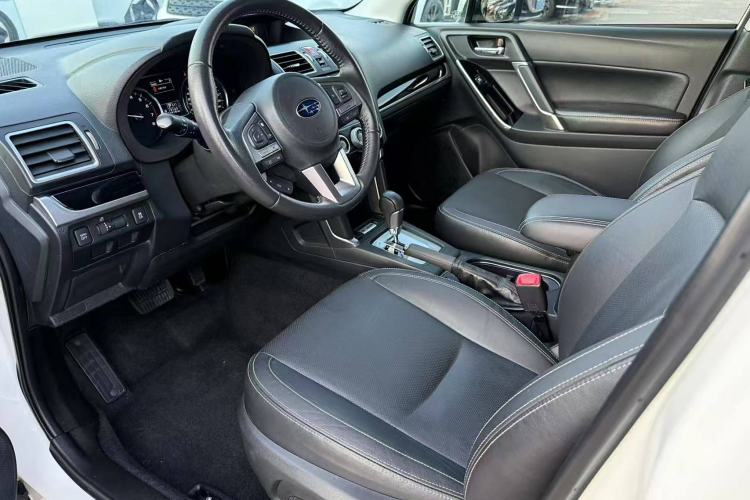 Used Subaru Forester 2018 2.0i Luxury Navigation Edition Interior 5