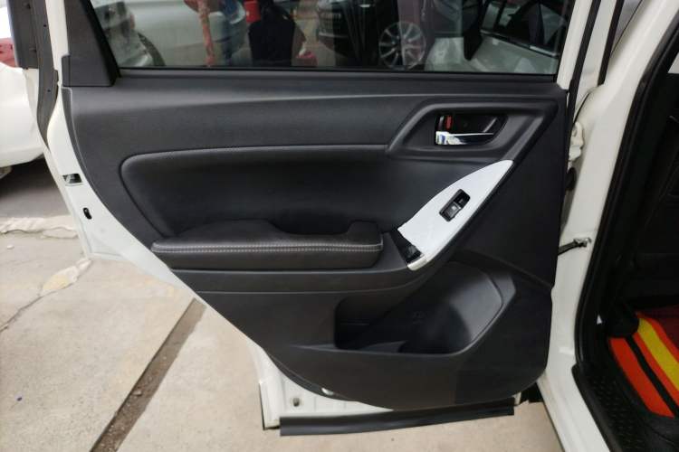 Used Subaru Forester 2018 2.5i Luxury Navigation Edition Interior 6