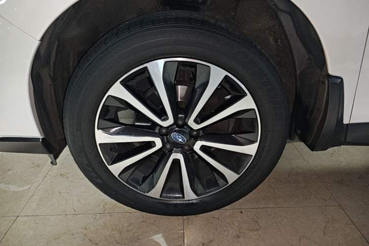 Used Subaru Forester 2018 2.0i Luxury Navigation Edition Left Front Wheel Hub