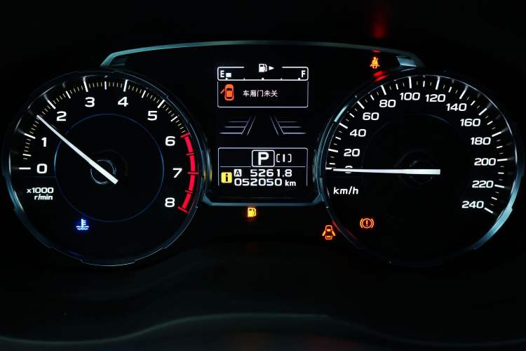 Used Subaru Forester 2018 2.5i Luxury Navigation Edition with EyeSight Odometer Close Up