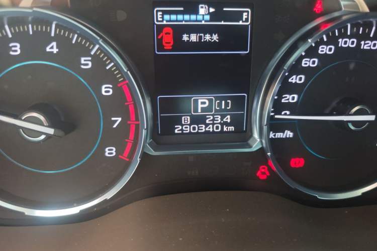 Used Subaru Forester 2018 2.5i Luxury Navigation Edition Odometer Close Up