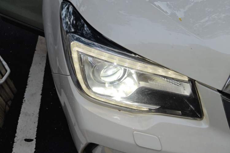 Used Subaru Forester 2018 2.0i Fashion Navigation Edition Right Front Headlight