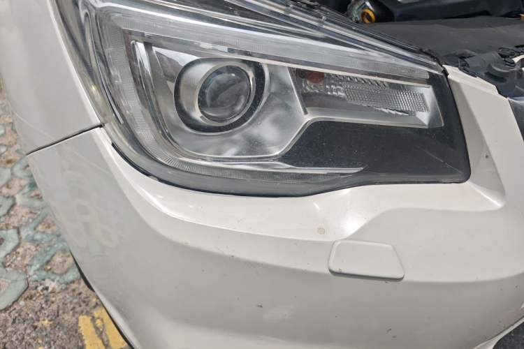 Used Subaru Forester 2018 2.5i Luxury Navigation Edition Right Front Headlight