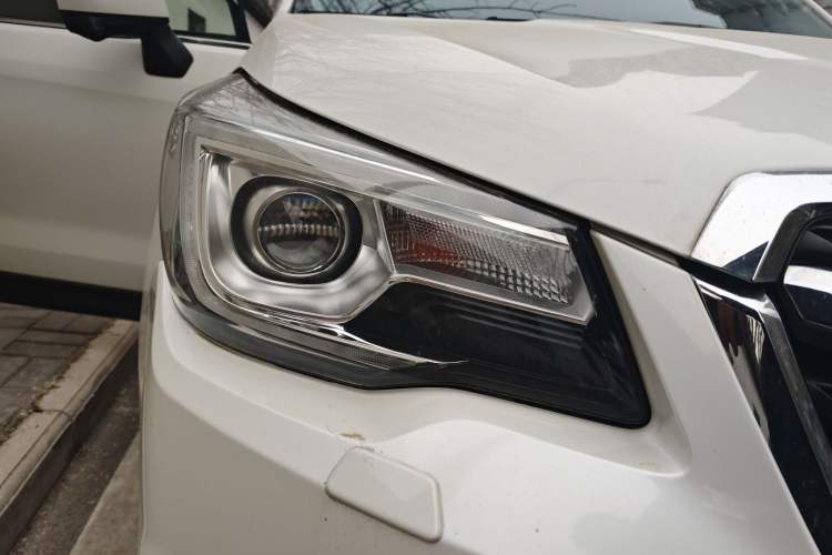 Used Subaru Forester 2018 2.0i Luxury Navigation Edition Right Front Headlight