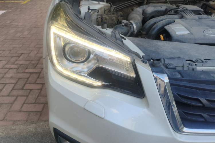 Used Subaru Forester 2018 2.0i Luxury Navigation Edition Right Front Headlight