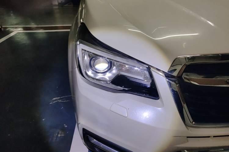 Used Subaru Forester 2018 2.0i Luxury Navigation Edition Right Front Headlight
