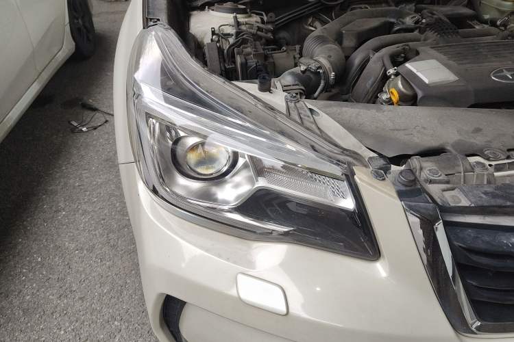 Used Subaru Forester 2018 2.5i Prestige Navigation Version with EyeSight Right Front Headlight