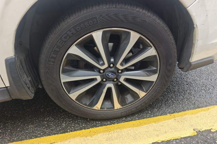 Used Subaru Forester 2018 2.0i Luxury Navigation Edition Right Front Wheel Hub