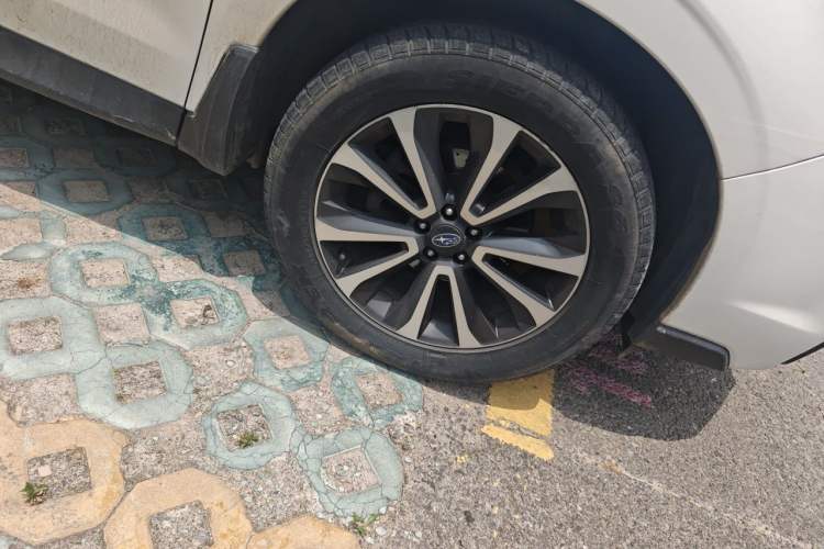Used Subaru Forester 2018 2.5i Luxury Navigation Edition Right Front Wheel Hub