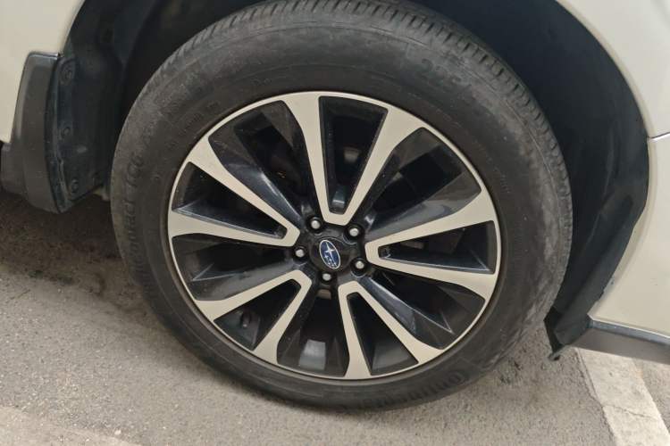 Used Subaru Forester 2018 2.0i Luxury Navigation Edition Right Front Wheel Hub