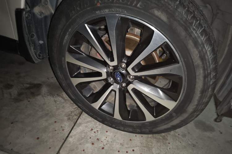 Used Subaru Forester 2018 2.5i Luxury Navigation Edition with EyeSight Right Front Wheel Hub