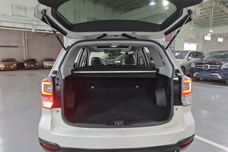 Used Subaru Forester 2018 2.5i Luxury Navigation Edition with EyeSight Trunk