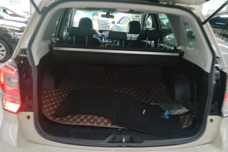 Used Subaru Forester 2018 2.5i Luxury Navigation Edition Trunk