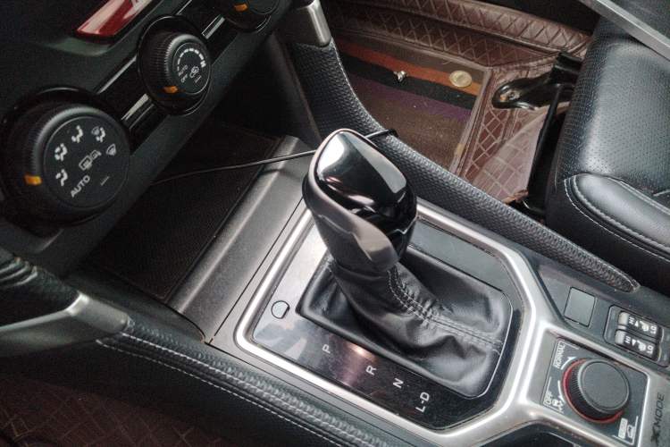 Used Subaru Forester 2019 2.0i Luxury Edition Gear Lever