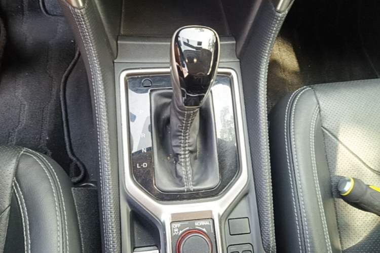 Used Subaru Forester 2019 2.0i Luxury Edition Gear Lever