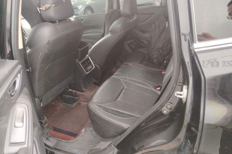 Used Subaru Forester 2019 2.0i Luxury Edition Interior 4