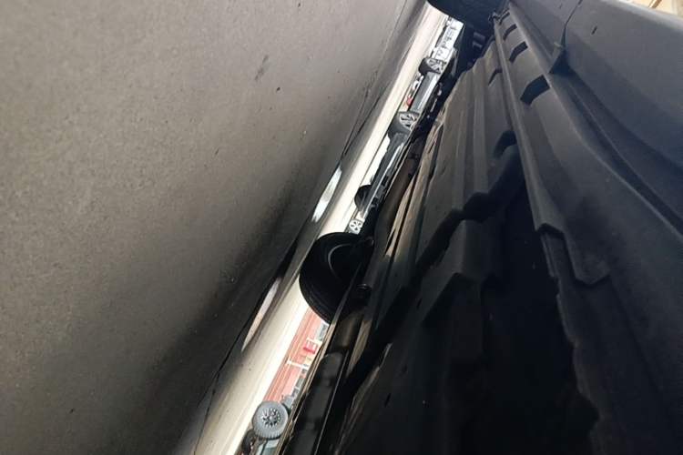 Used Subaru Forester 2019 2.0i Luxury Edition EyeSight Left Side Sill