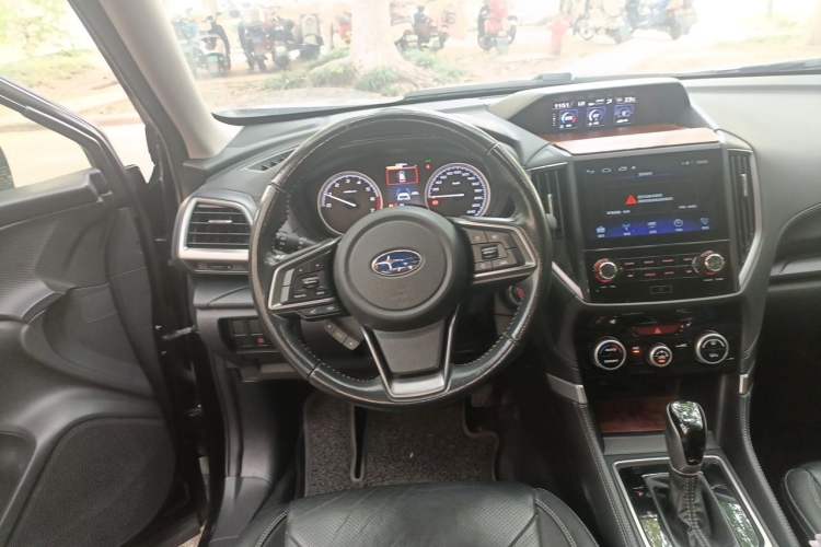 Used Subaru Forester 2019 2.0i Luxury Edition EyeSight Steering Wheel