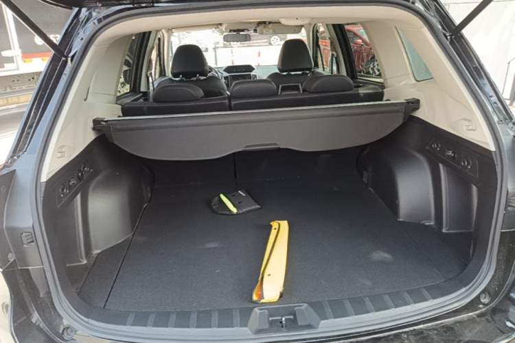 Used Subaru Forester 2019 2.0i Luxury Edition Trunk
