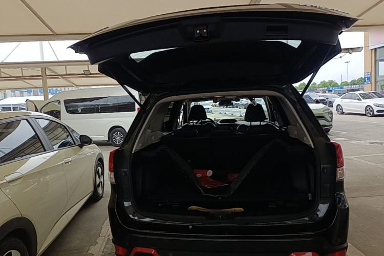 Used Subaru Forester 2019 2.0i Luxury Edition EyeSight Trunk