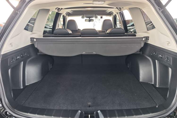 Used Subaru Forester 2019 2.0i Luxury Edition EyeSight Trunk