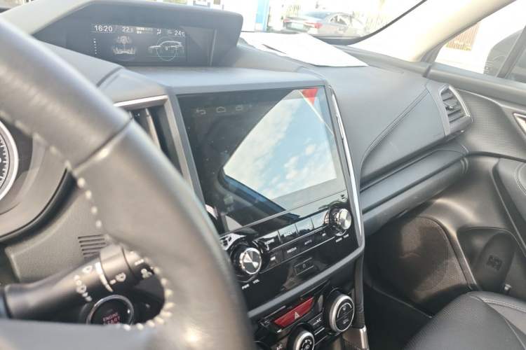 Used Subaru Forester 2019 2.0i Luxury Edition EyeSight Audio And AC Panel