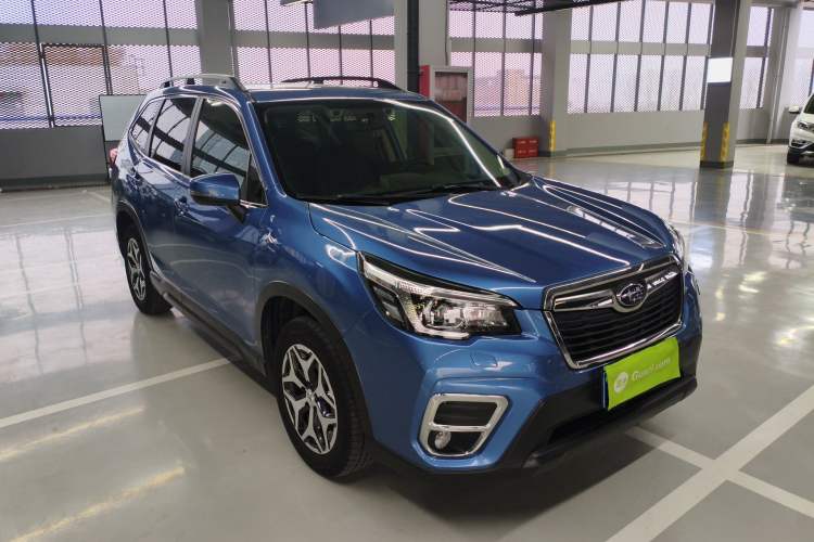 Used Subaru Forester 2019 2.0i Luxury Edition EyeSight Front Right 45 Deg