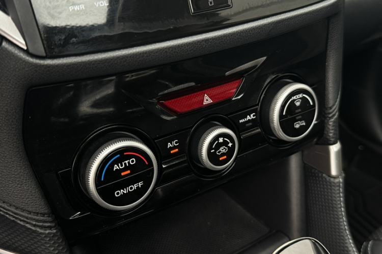 Used Subaru Forester 2019 2.0i Luxury Edition EyeSight Interior 4
