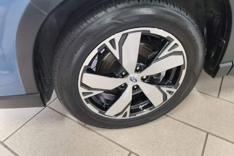 Used Subaru Forester 2019 2.0i Smart Engine Sport Edition Left Front Wheel Hub