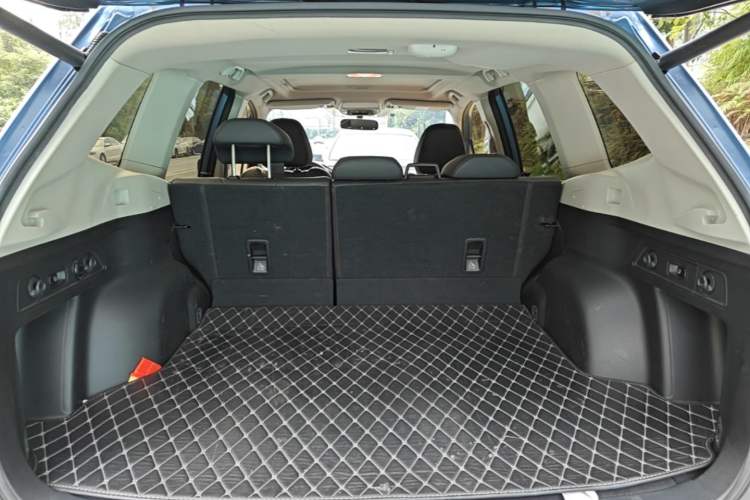 Used Subaru Forester 2019 2.0i Luxury Edition Trunk