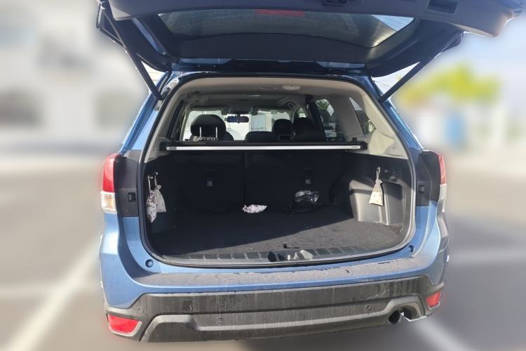 Used Subaru Forester 2019 2.0i Luxury Edition EyeSight Trunk