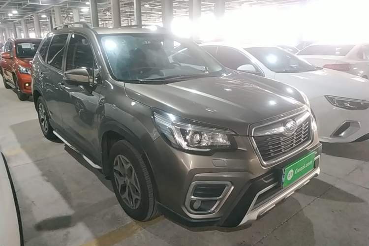 Used Subaru Forester 2019 2.0i Luxury Edition EyeSight Front Right 45 Deg