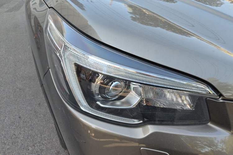 Used Subaru Forester 2019 2.0i e-Boxer Sport Edition EyeSight Right Front Headlight