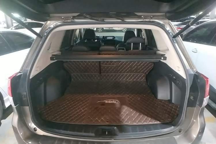 Used Subaru Forester 2019 2.0i Luxury Edition EyeSight Trunk