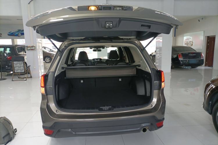 Used Subaru Forester 2019 2.0i Luxury Edition EyeSight Trunk