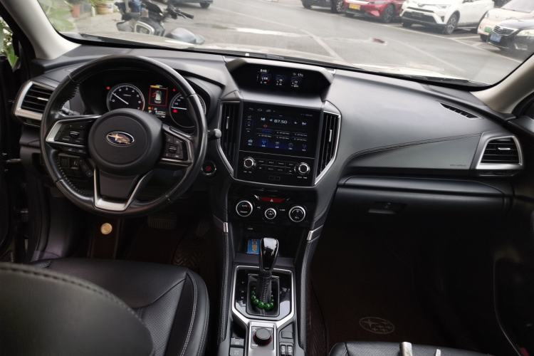 Used Subaru Forester 2019 2.0i Luxury Edition EyeSight Center Console