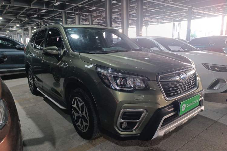 Used Subaru Forester 2019 2.0i Luxury Edition EyeSight Front Right 45 Deg