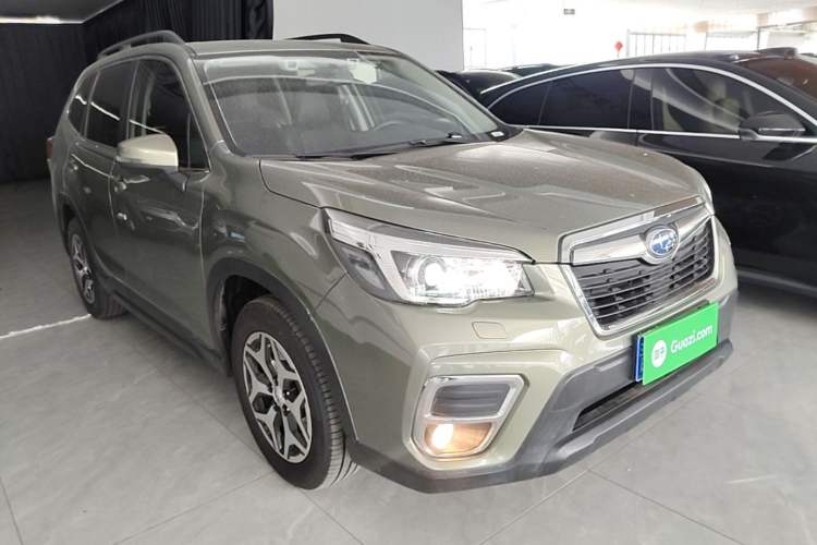 Used Subaru Forester 2019 2.0i Luxury Edition EyeSight Front Right 45 Deg