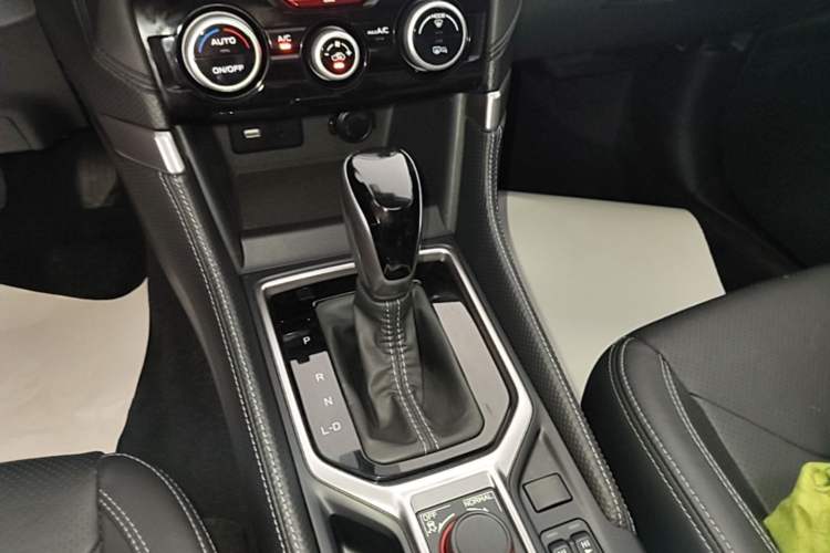 Used Subaru Forester 2019 2.0i Luxury Edition EyeSight Gear Lever