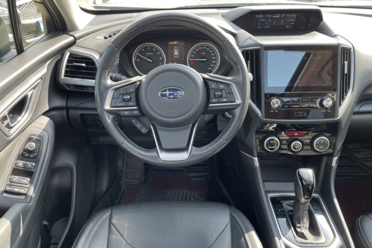 Used Subaru Forester 2019 2.0i Luxury Edition EyeSight Interior 3