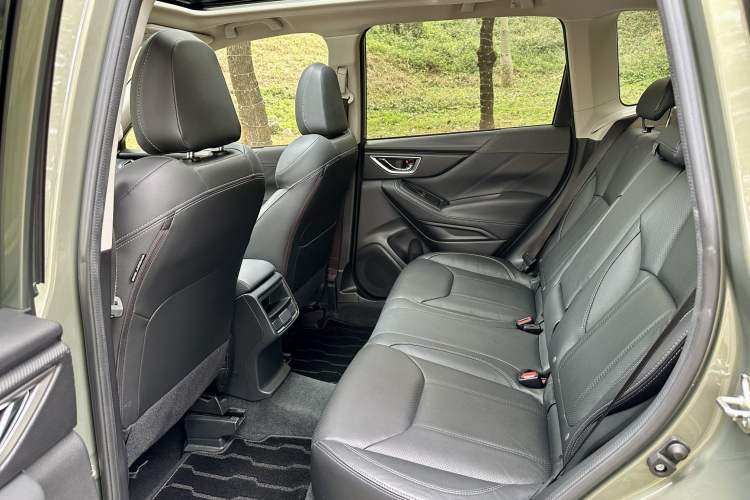 Used Subaru Forester 2019 2.0i Luxury Edition Interior 3