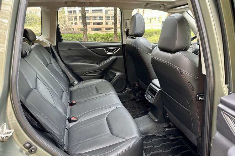 Used Subaru Forester 2019 2.0i Luxury Edition Interior 9