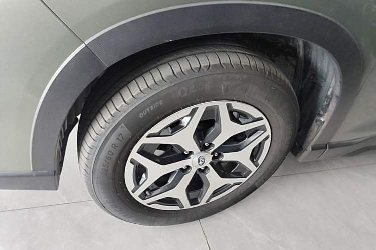 Used Subaru Forester 2019 2.0i Luxury Edition EyeSight Left Front Wheel Hub