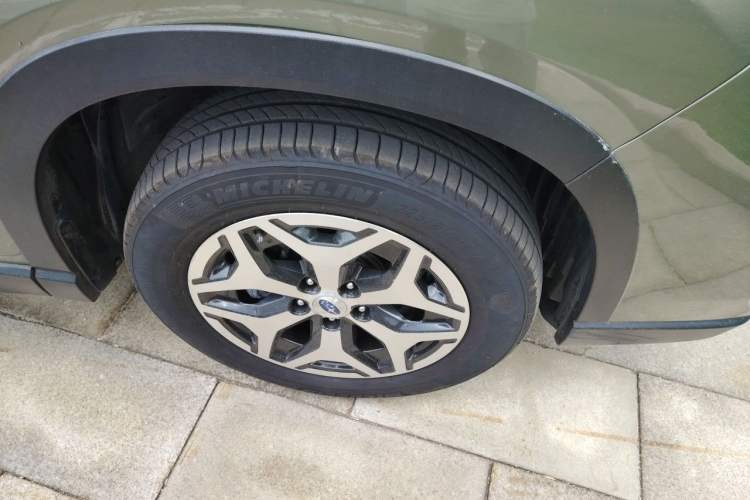 Used Subaru Forester 2019 2.0i Luxury Edition EyeSight Right Front Wheel Hub