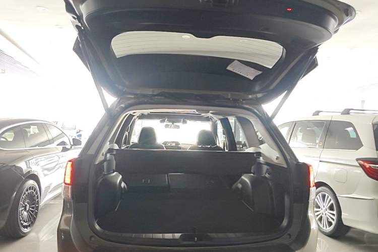 Used Subaru Forester 2019 2.0i Luxury Edition EyeSight Trunk