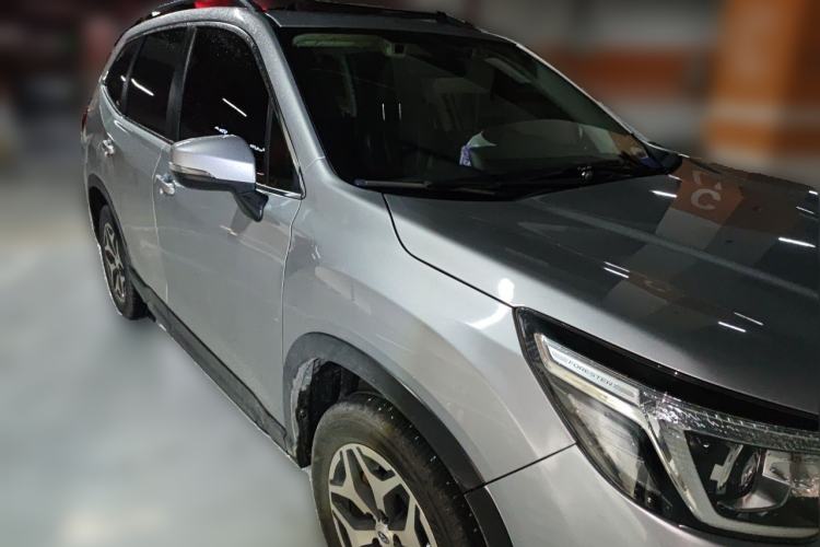 Used Subaru Forester 2019 2.0i Luxury Edition EyeSight Front Right 45 Deg
